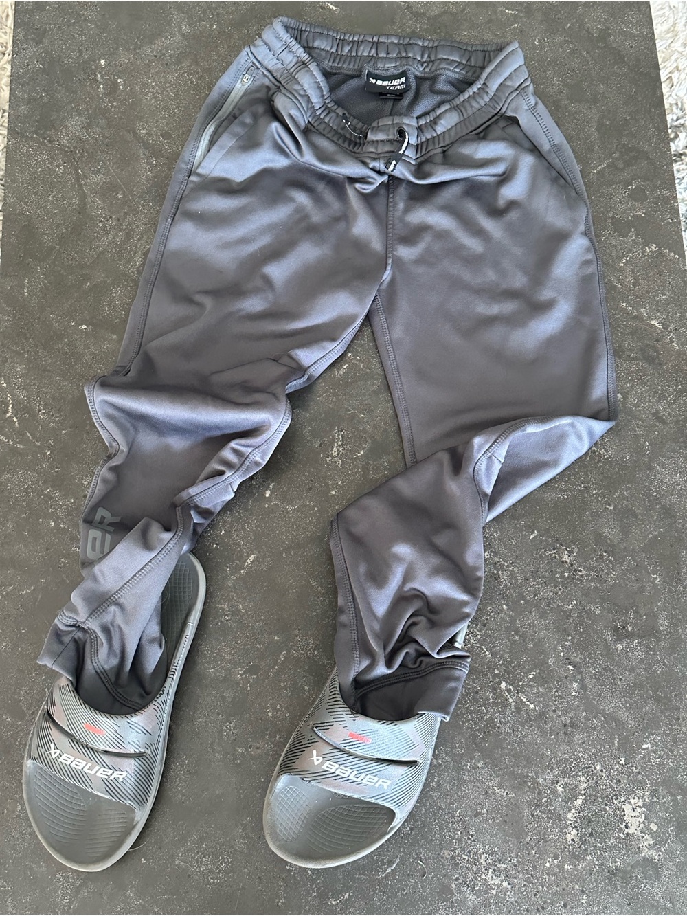 SET-Bauer OOFOS Gray Slide Sandals with Bauer Performance Gray Joggers